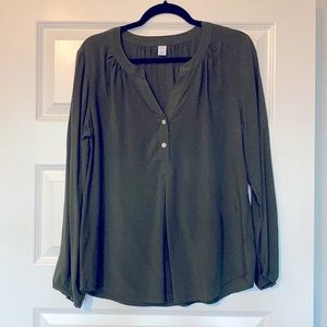 Green blouse Old Navy Size M- buttons
